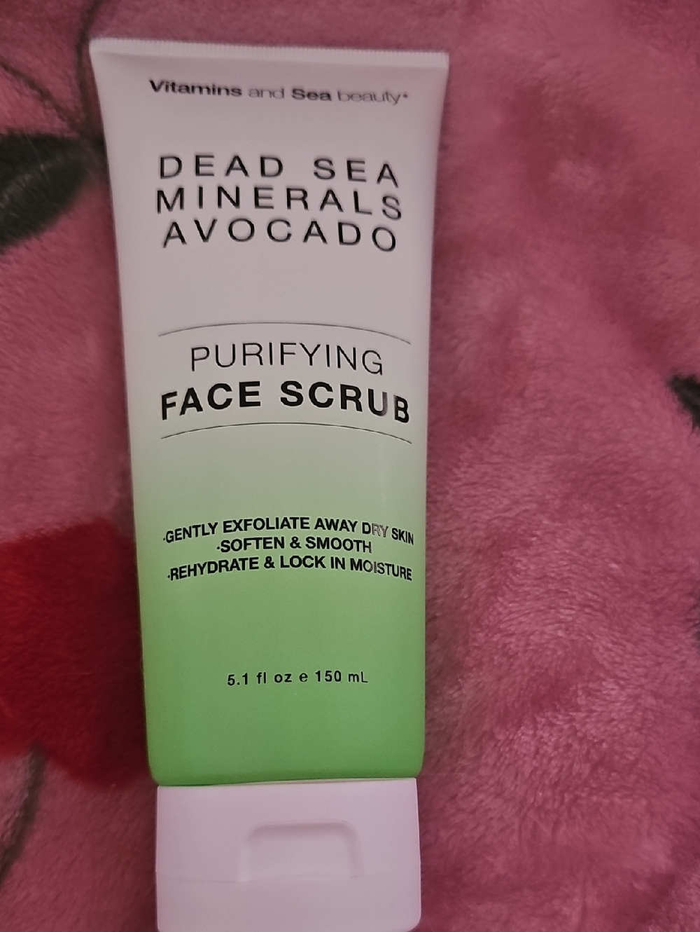 Dead Sea Minerals Avocado Purifying Face Scrub - Green -